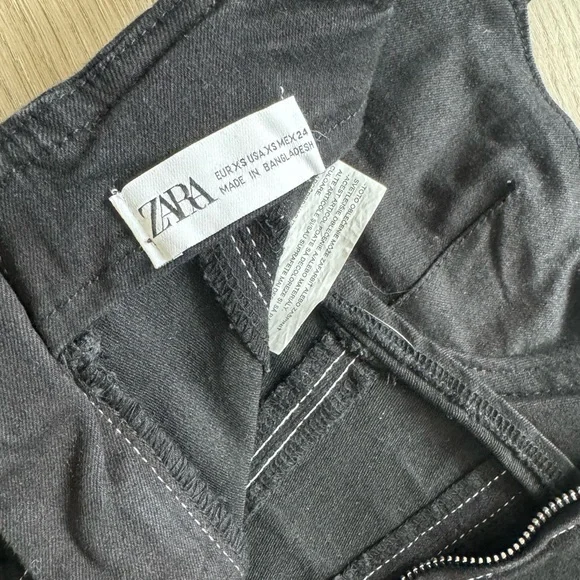 Zara Black Top with White Stitching - Picture 15 of 16